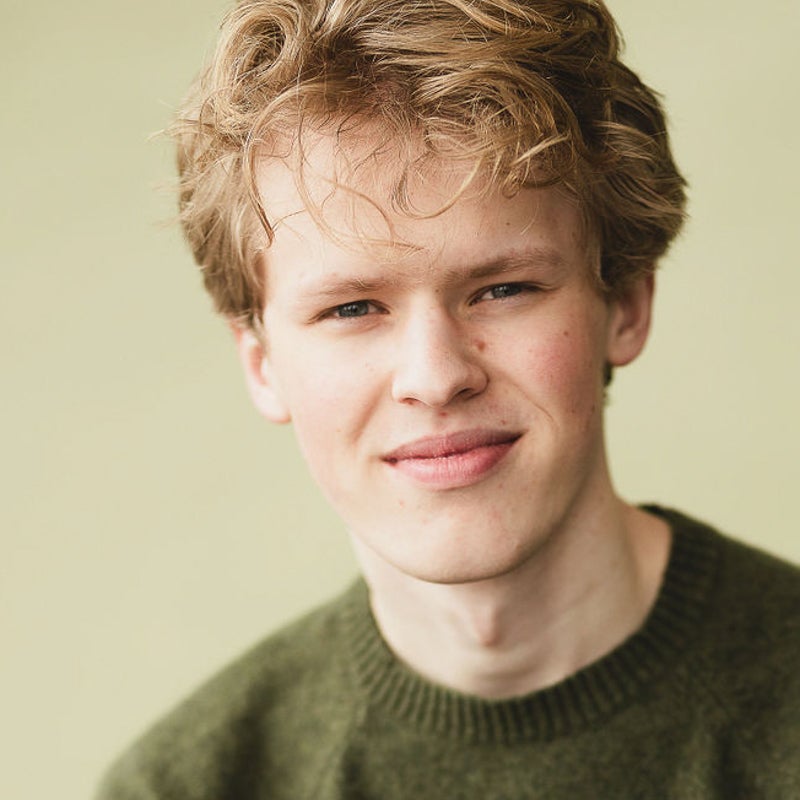 Alex Russon portrait